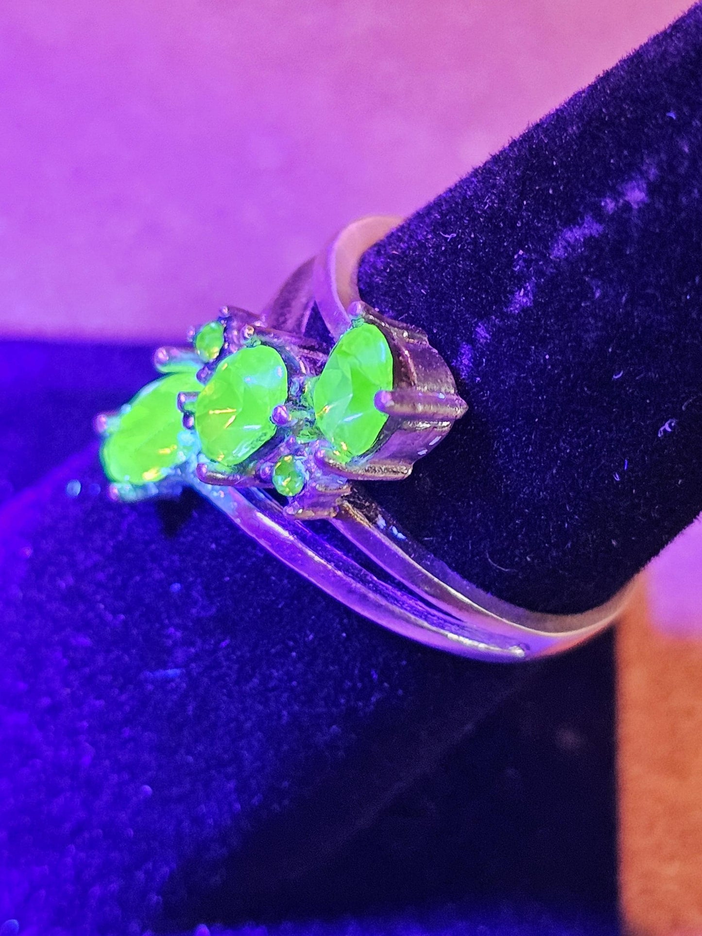 Uranium Glass Oval cut Ring size 7 new Sterling Silver with three vintage 6x4 mm Uranium glass stones that glow under black / UV light