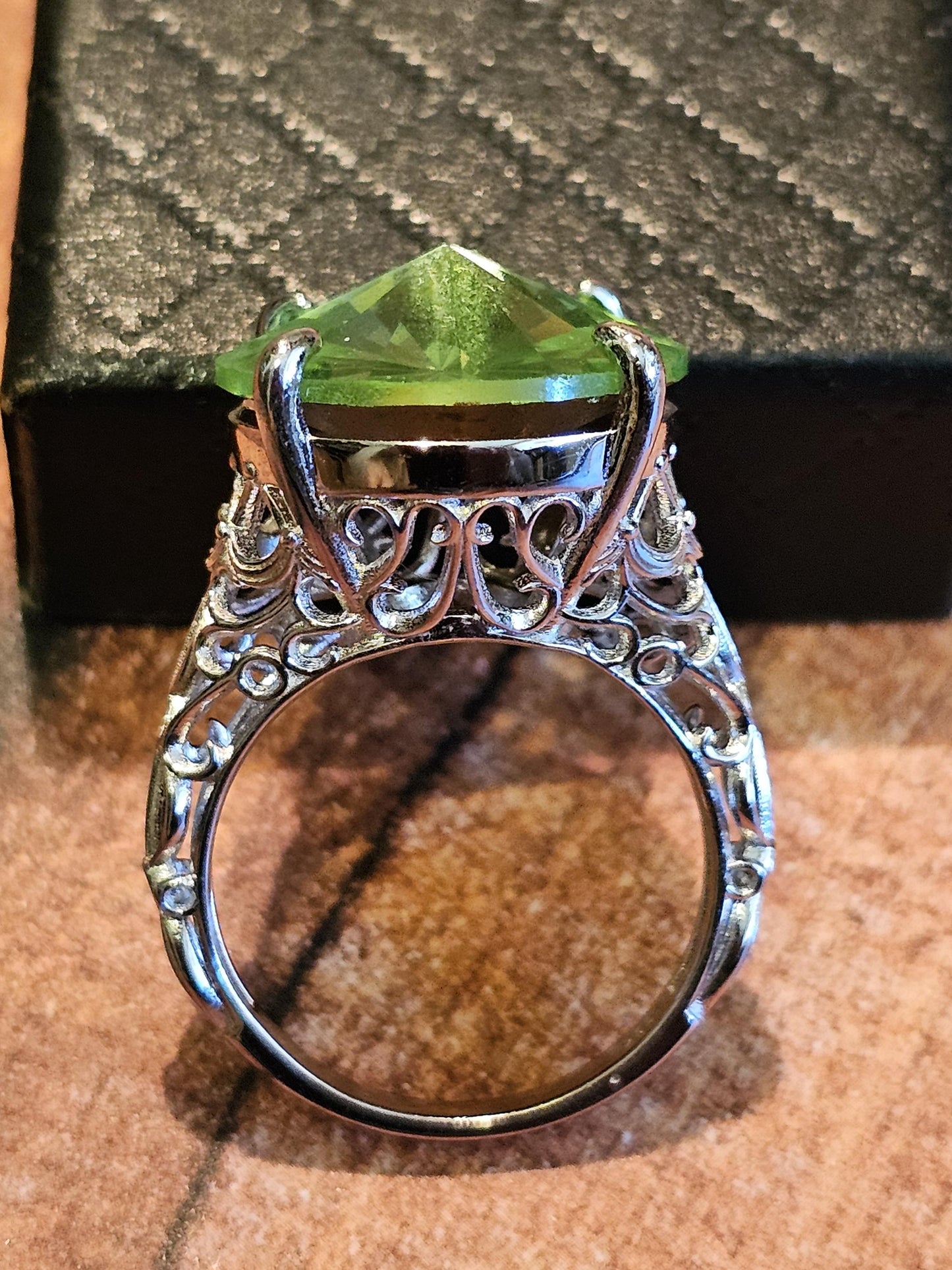 Uranium Glass Round cut Ring size 9.5 with a large 18 mm vintage Uranium glass Rivolis style Round cut stone that glows under black/UV light
