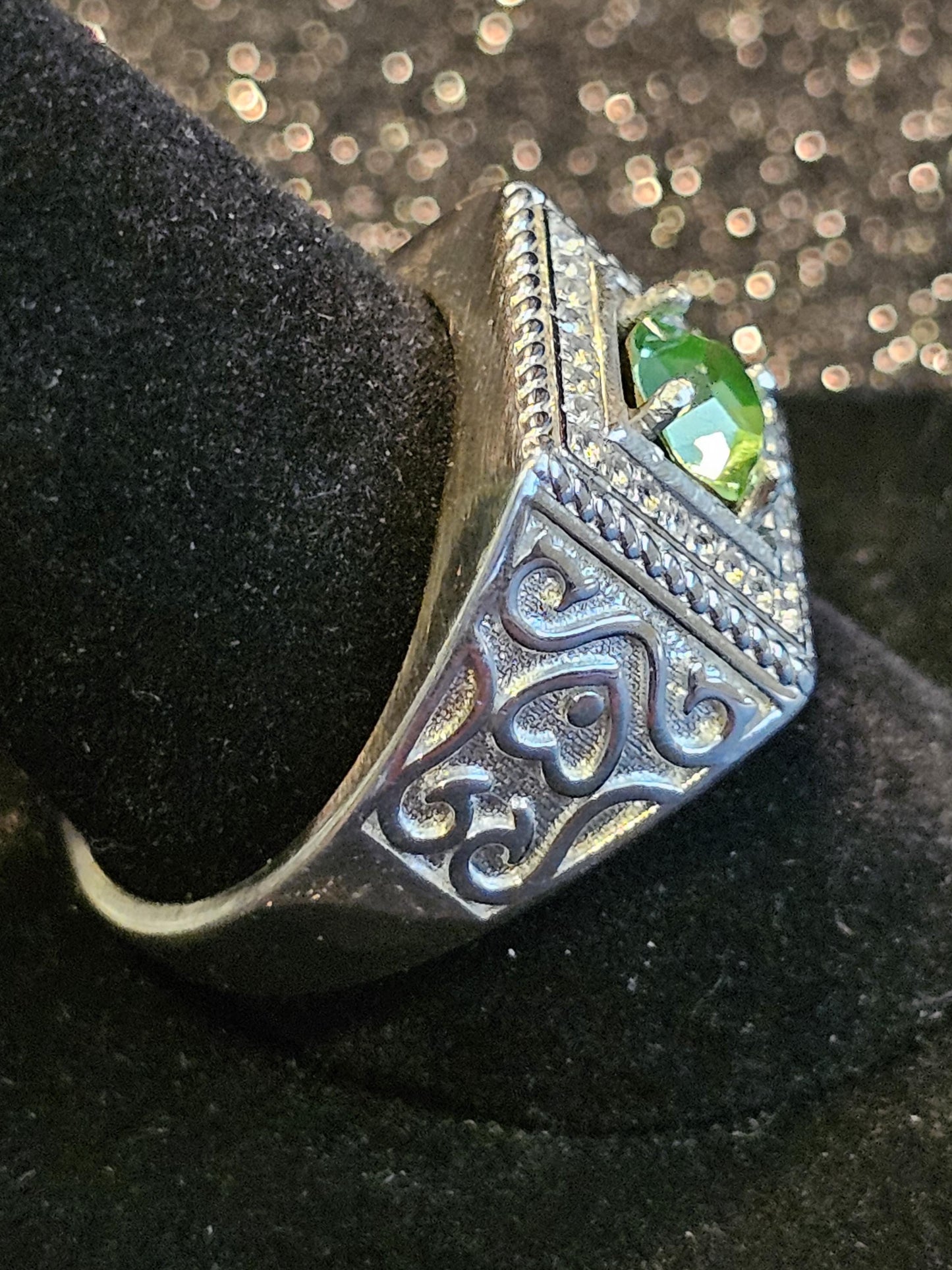 Uranium Glass Men's Ring size 10.5 new Sterling Silver with a vintage Round cut Uranium glass stone that glows under black / UV light