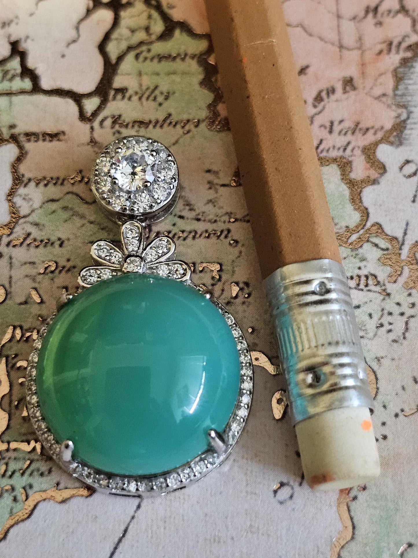 Uranium Glass Pendant new Sterling Silver with large vintage 18 mm cabachon round cut Uranium Glass stone that glows under black / UV light