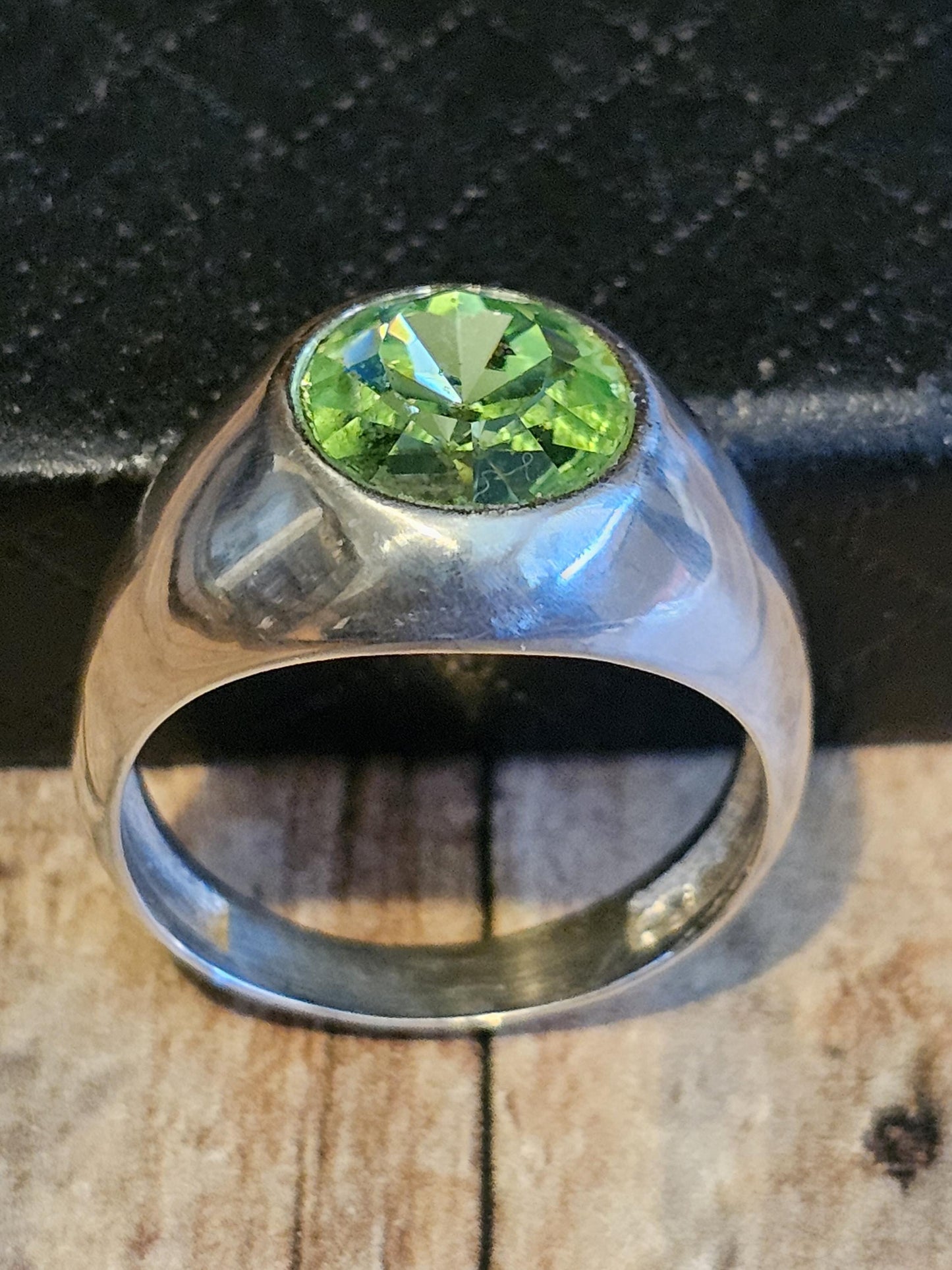 Uranium Glass Men's Ring size 10 new Sterling Silver with a vintage 12x10 mm Oval cut Uranium glass stone that glows under black / UV light