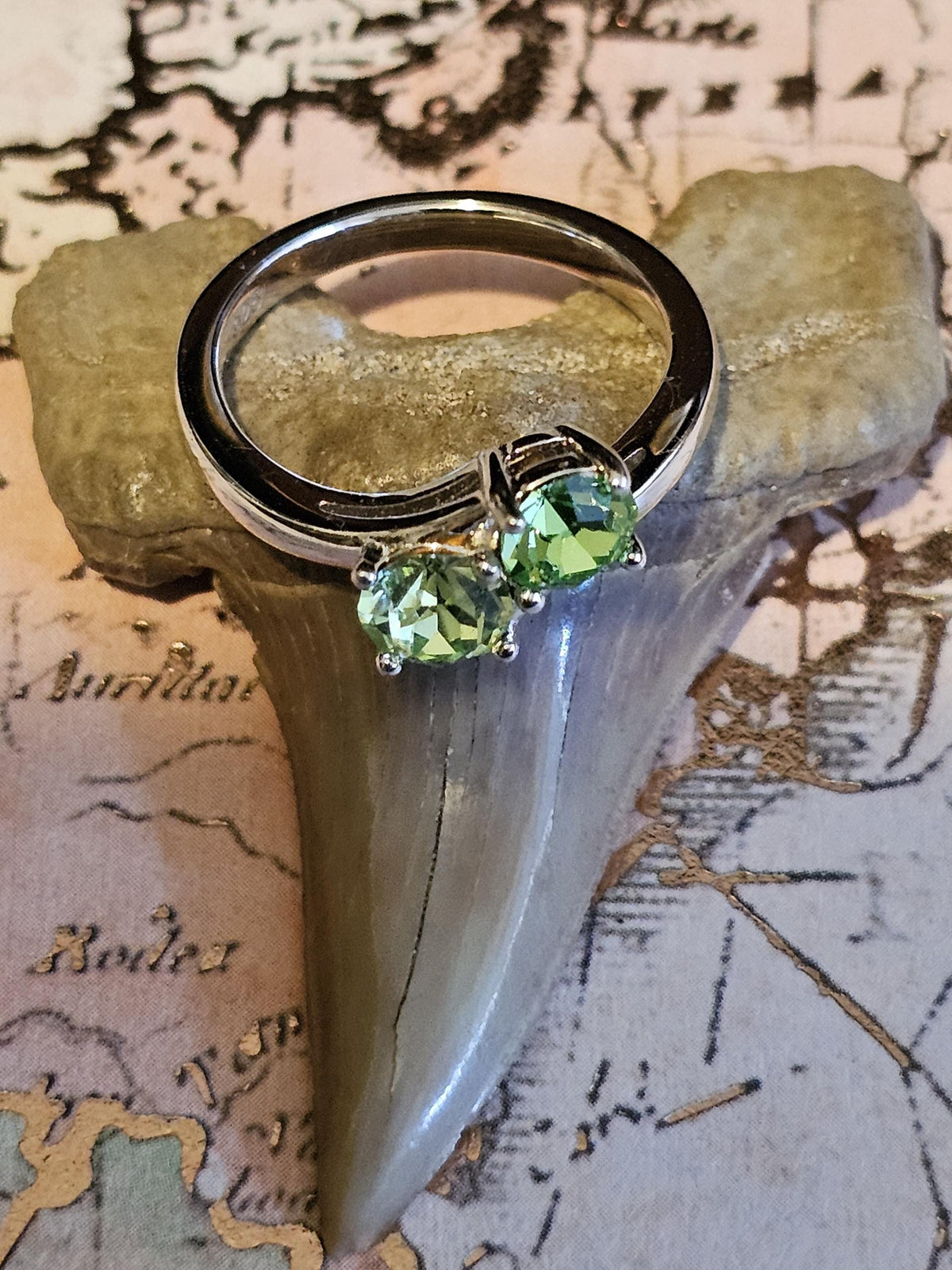 Uranium Glass Round cut Ring Toi et Moi style size 5 in Sterling Silver with 2 vintage 5mm Uranium glass stones that glows under black light