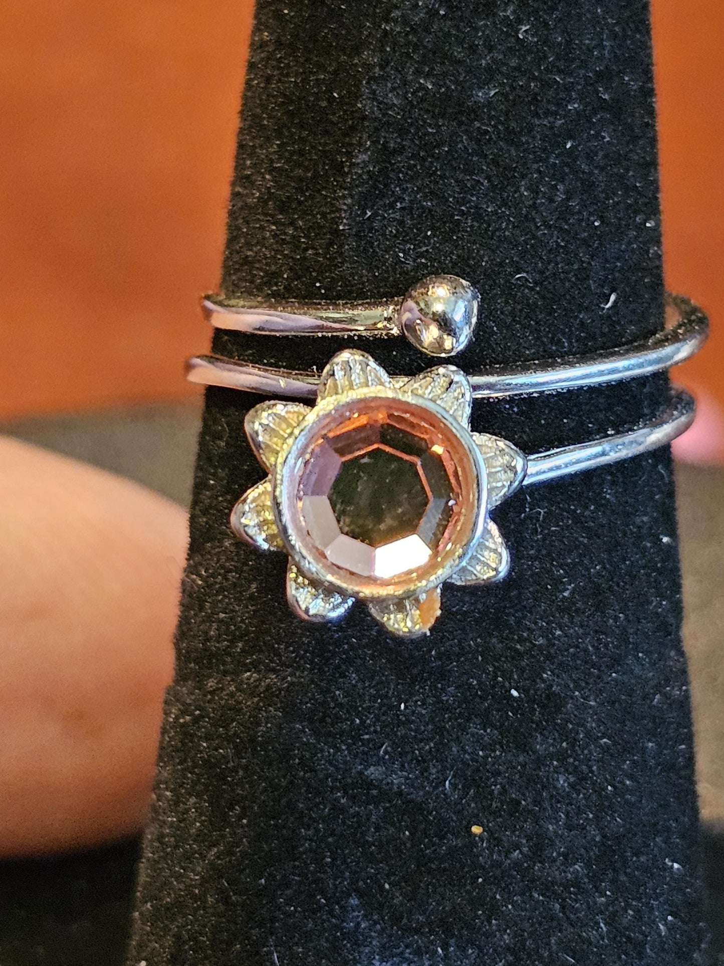 Bague réglable en verre d'uranium, en argent sterling neuf, avec une pierre de verre d'uranium verte ou rose vintage de 6 mm qui brille sous la lumière noire