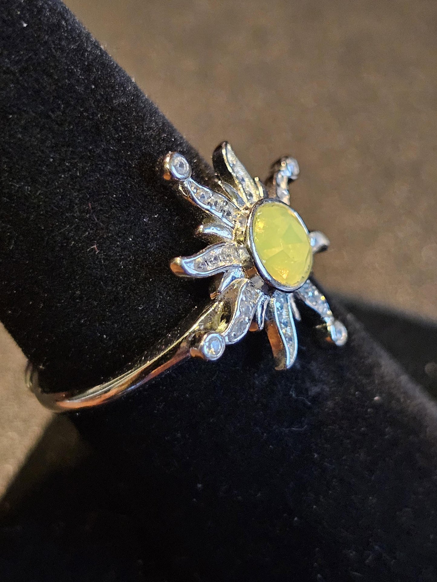 Bague tournesol réglable en verre d'uranium, en argent sterling neuf avec pierres rondes en verre d'uranium vintage de 8 mm qui brillent sous la lumière noire / UV