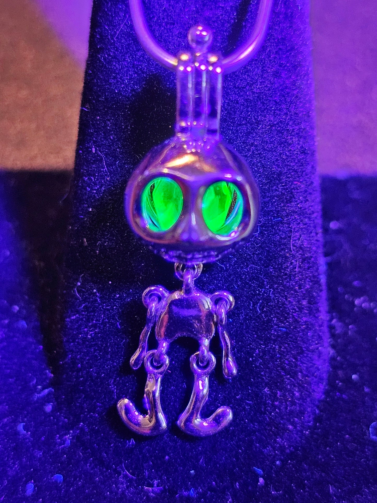 Pendentif en verre d'uranium, nouveau pendentif en argent sterling avec une perle de verre d'uranium de taille ronde vintage qui brille sous la lumière noire / UV