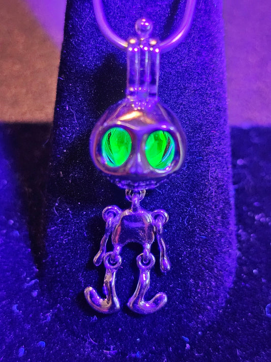 Pendentif en verre d'uranium, nouveau pendentif en argent sterling avec une perle de verre d'uranium de taille ronde vintage qui brille sous la lumière noire / UV