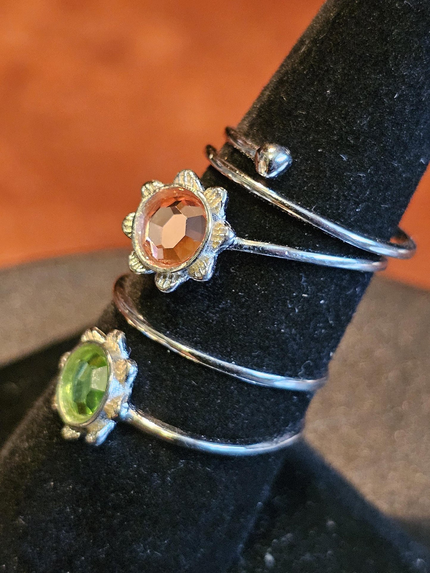 Bague réglable en verre d'uranium, en argent sterling neuf, avec une pierre de verre d'uranium verte ou rose vintage de 6 mm qui brille sous la lumière noire
