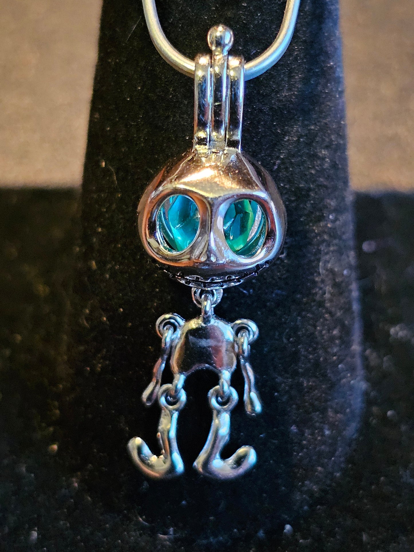 Pendentif en verre d'uranium, nouveau pendentif en argent sterling avec une perle de verre d'uranium de taille ronde vintage qui brille sous la lumière noire / UV