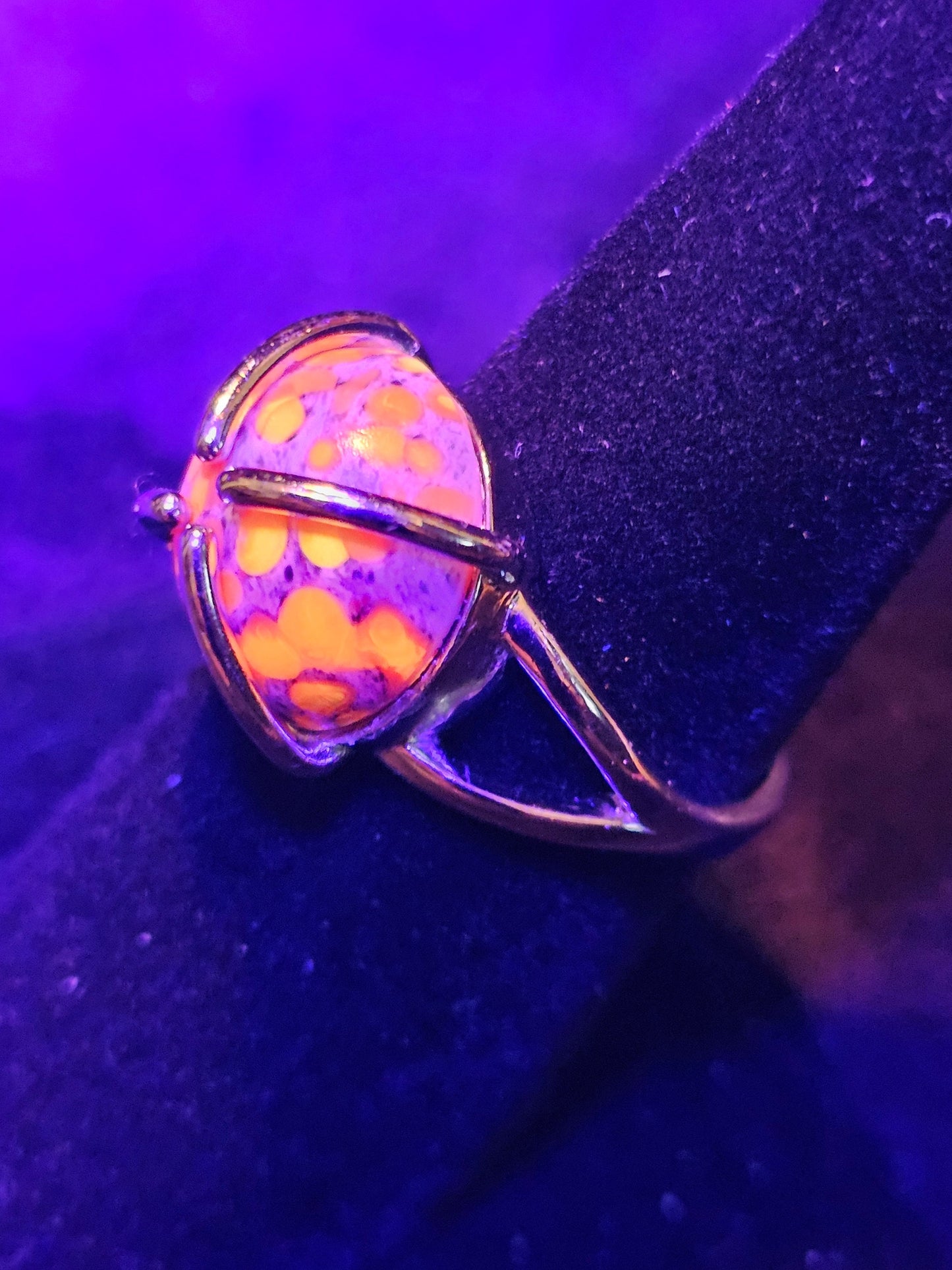 Cadmium Glass "Lava" Ring in size 7 Sterling Silver with vintage round cut 13mm Cadmium glass stones that glows under black / UV light