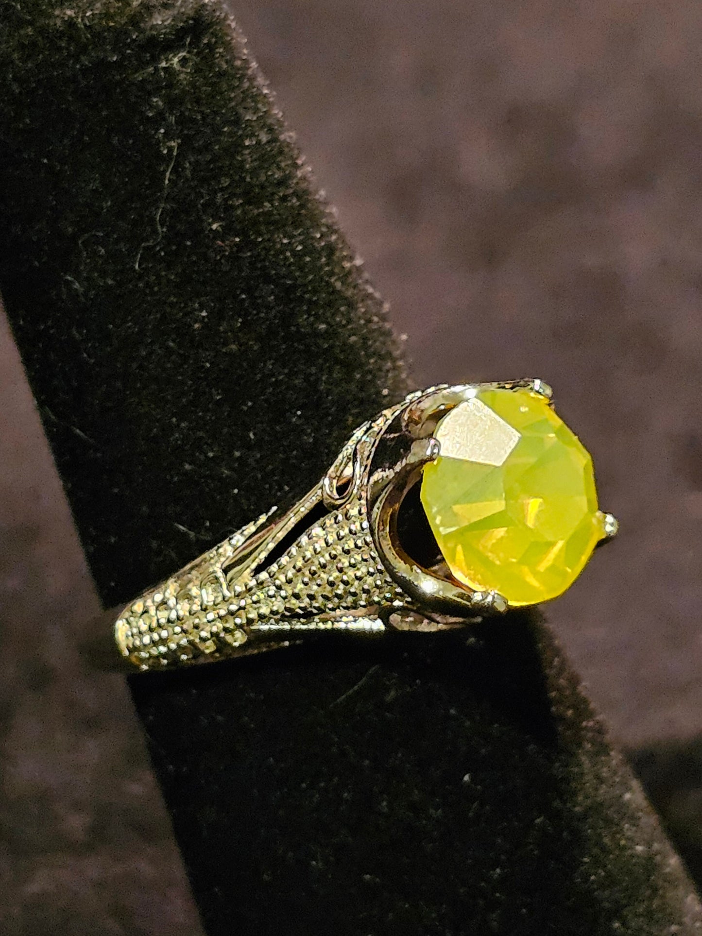 Uranium Glass Round cut Ring vintage style new Sterling Silver size 7 vintage Yellow Uranium glass stone that glows under black / UV light