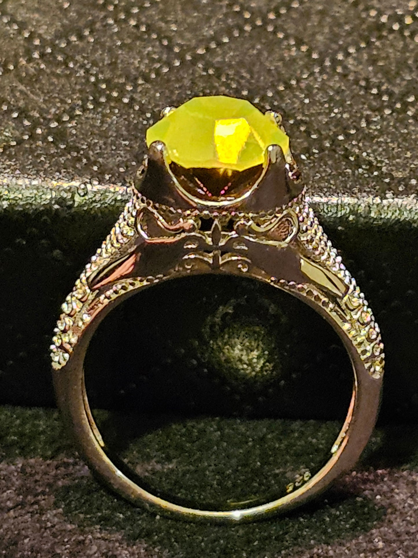 Uranium Glass Round cut Ring vintage style new Sterling Silver size 7 vintage Yellow Uranium glass stone that glows under black / UV light