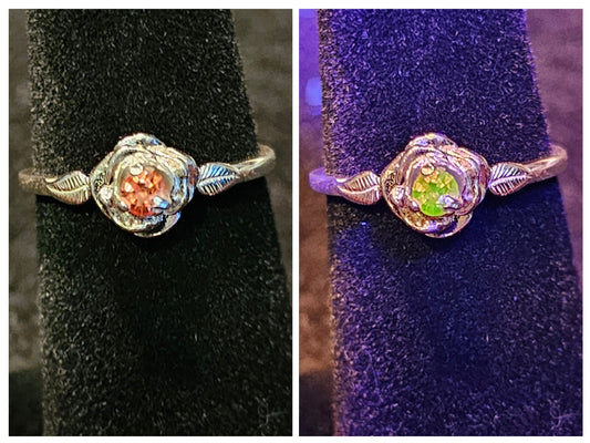 Bague en verre d'uranium rose taille 5 6 7 neuve en argent sterling avec pierre de verre d'uranium rose taille ronde vintage qui brille sous la lumière noire / UV