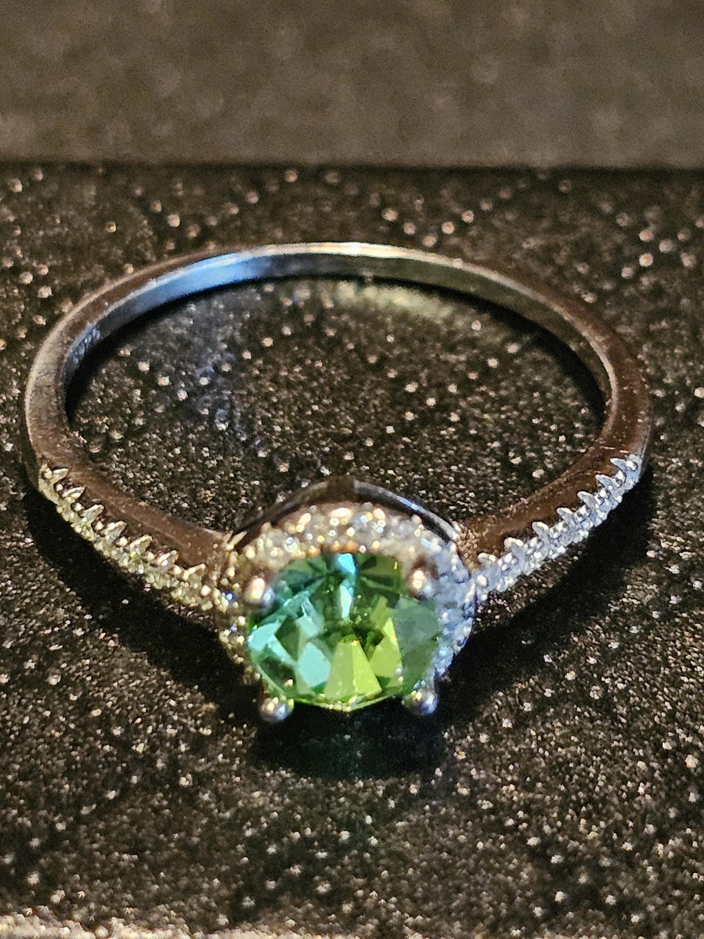 Bague en verre d'uranium taille ronde taille 5 à 10 LIRE LA DESCRIPTION nouvelle pierre de verre d'uranium vintage en argent sterling qui brille sous la lumière noire / UV