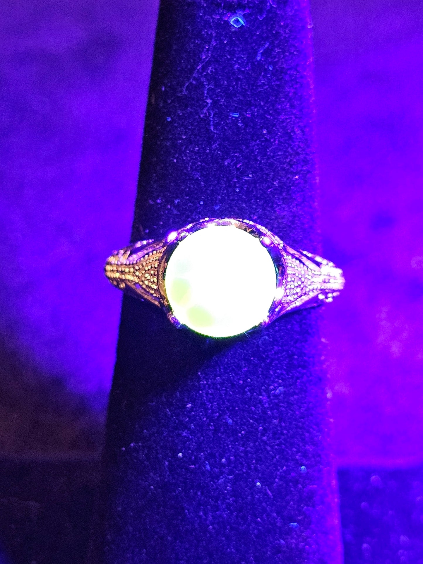 Uranium Glass Round cut Ring vintage style new Sterling Silver size 7 vintage Yellow Uranium glass stone that glows under black / UV light