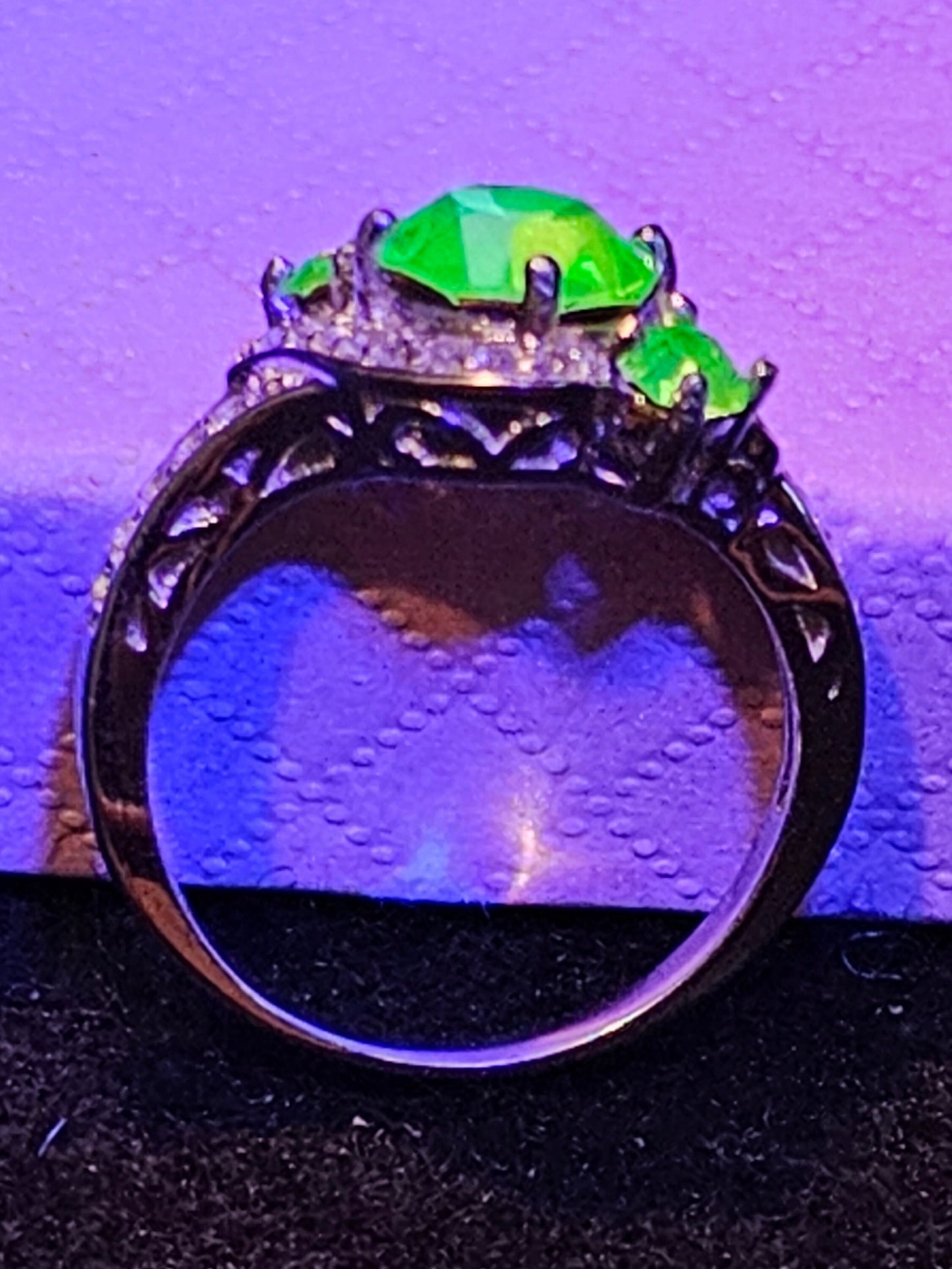 Uranium Glass Round cut three stone ring size 7 Sterling Silver with vintage round cut Uranium glass stones that glows under black/UV light