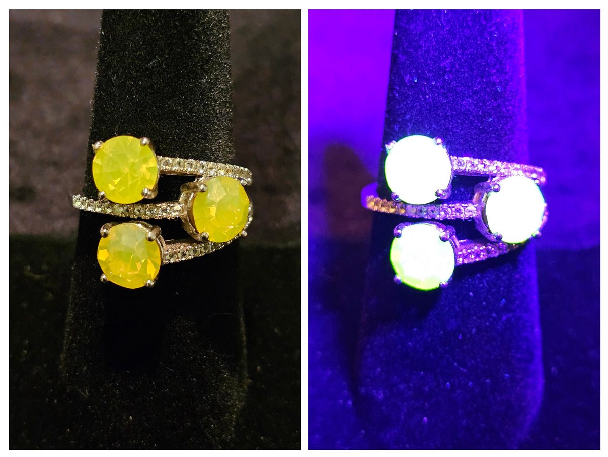 Uranium Glass Round cut Ring size 7 new Sterling Silver with 3 vintage Yellow Uranium glass stones that glows under black/UV light