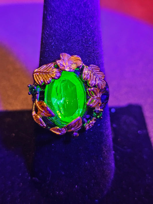 Uranium Glass Adjustable Ring in new Sterling Silver Italian style with large vintage Uranium glass Oval stone glows under black / UV light