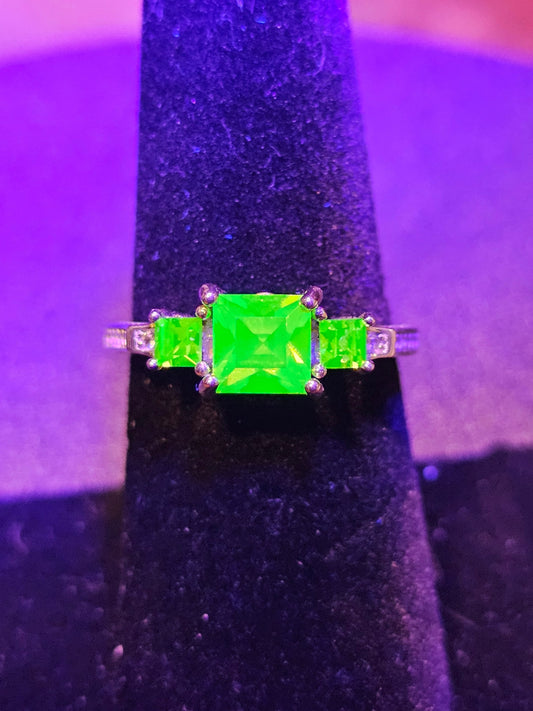 Uranium Glass Ring size 7 Sterling Silver  vintage Princess cut Uranium glass stone and 2 accent stones that glows under black / UV light