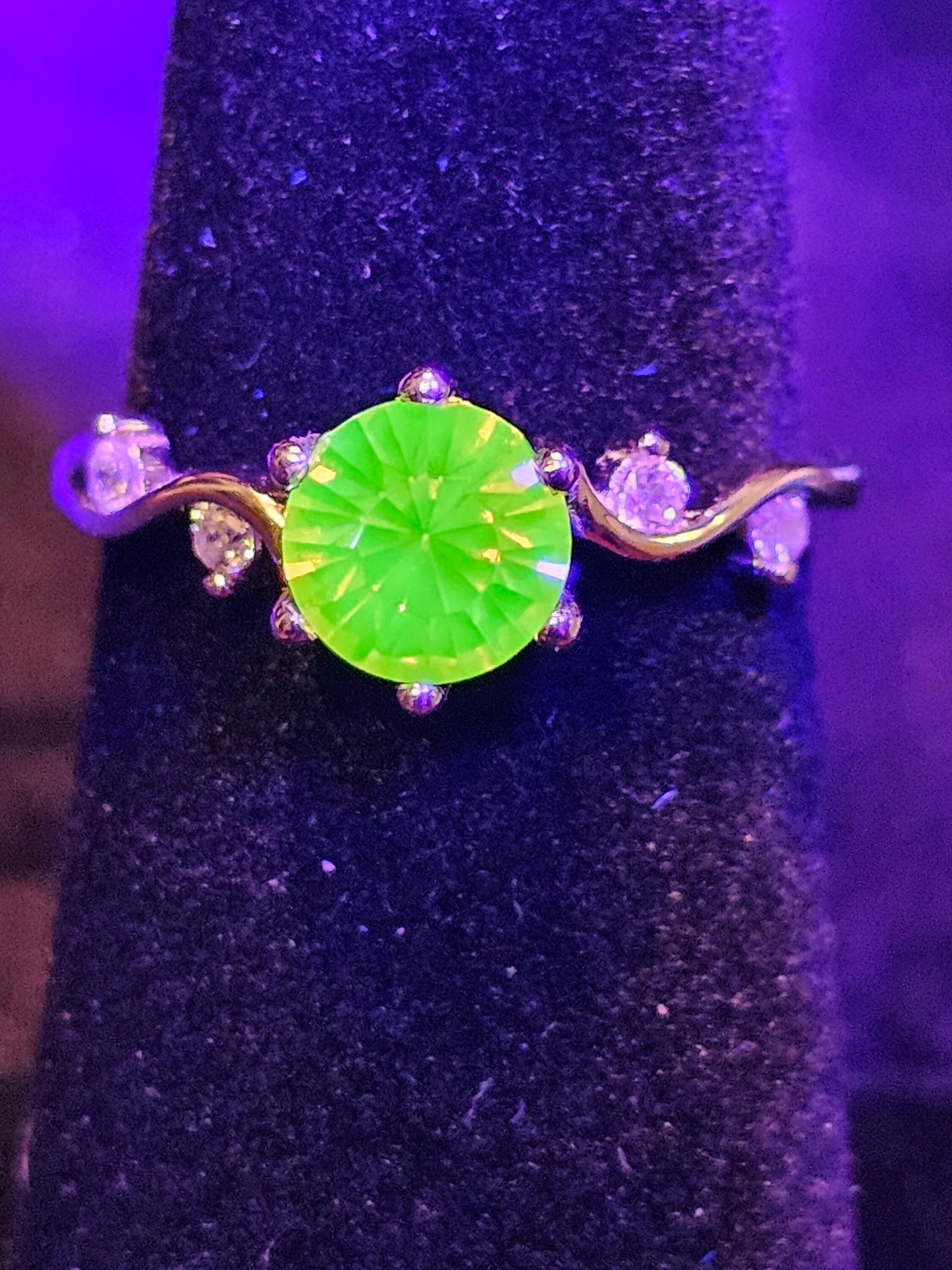 Uranium Glass Round cut Ring size 5 to 11 new Sterling Silver with a vintage rare Pink Uranium glass stone that glows under black / UV light