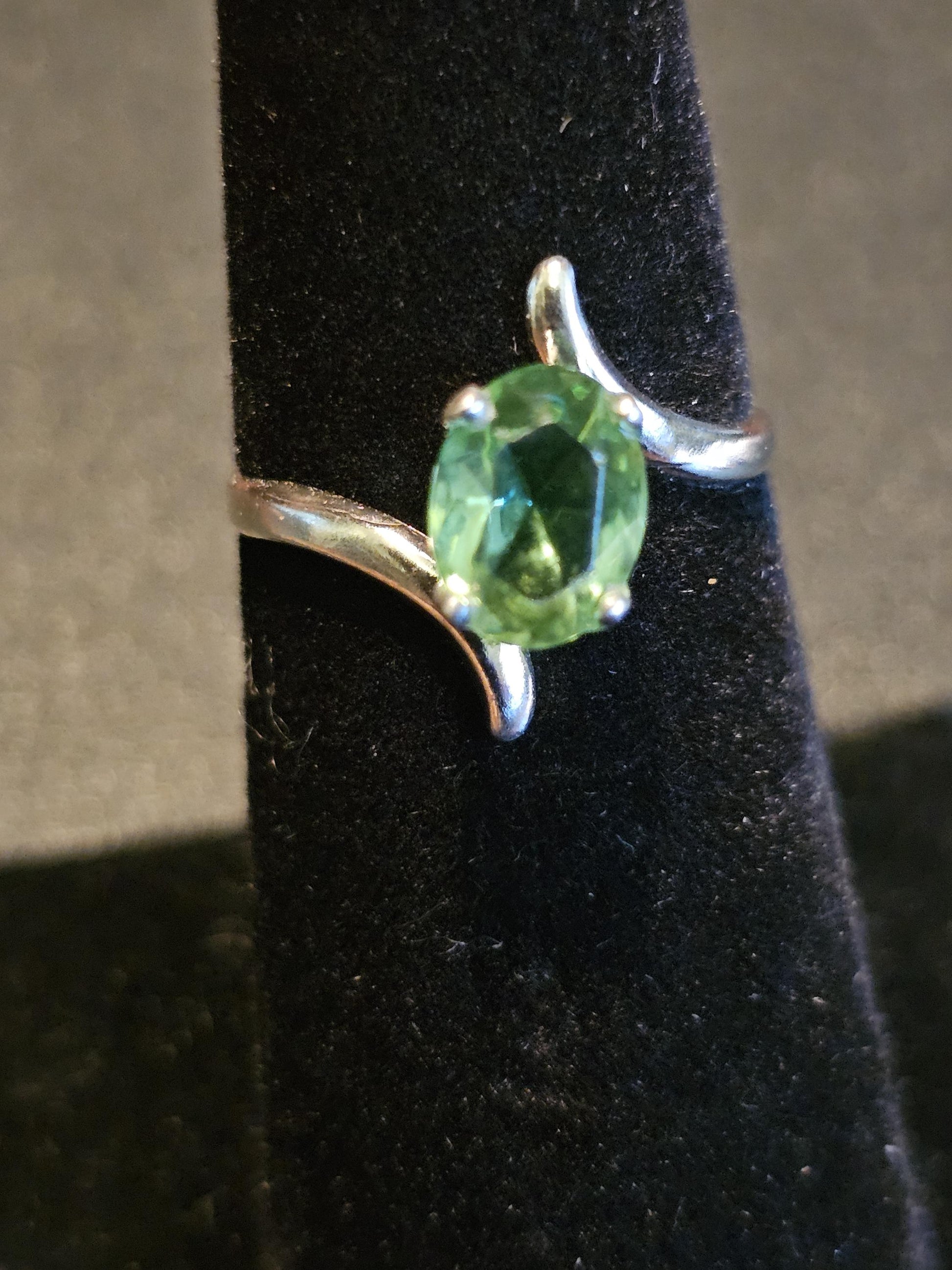 Uranium Glass Oval cut Ring size 5.5, 6, 6.5 in new Sterling Silver with a 8x6 mm Uranium glass stone that glows under black / UV light