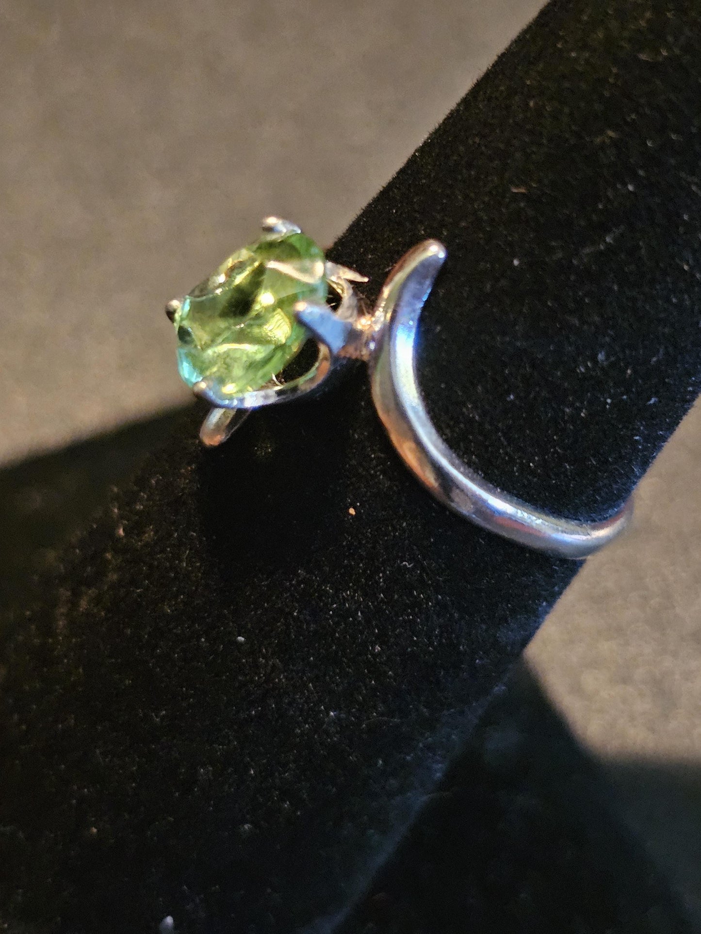 Uranium Glass Oval cut Ring size 5.5, 6, 6.5 in new Sterling Silver with a 8x6 mm Uranium glass stone that glows under black / UV light