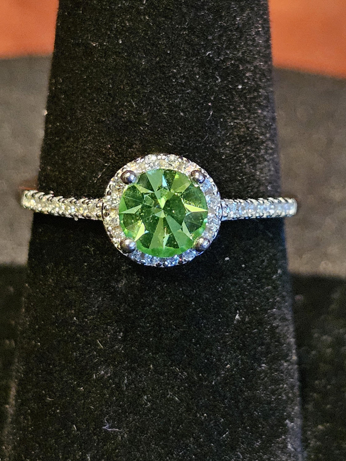 Uranium Glass Round cut Ring size 5 to 10 READ DESCRIPTION new Sterling Silver vintage Uranium glass stone that glows under black / UV light