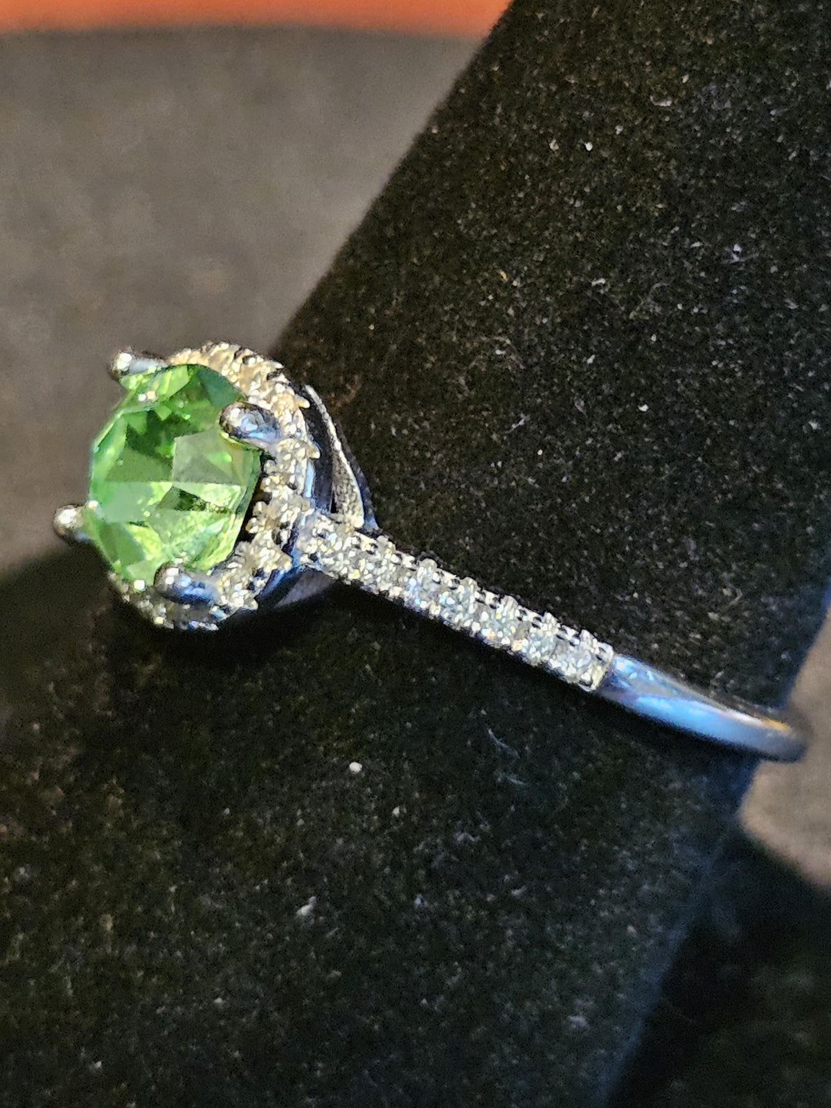 Uranium Glass Round cut Ring size 5 to 10 READ DESCRIPTION new Sterling Silver vintage Uranium glass stone that glows under black / UV light