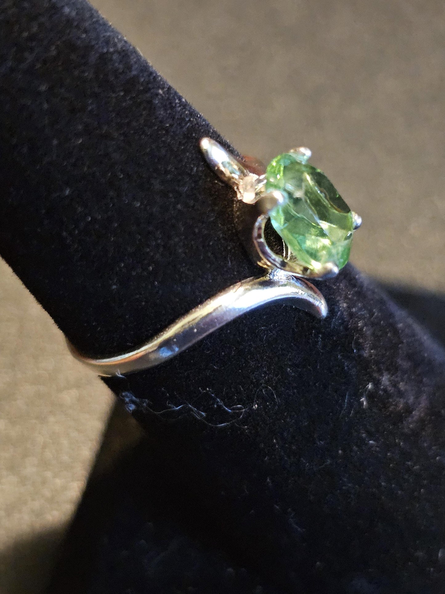 Uranium Glass Oval cut Ring size 5.5, 6, 6.5 in new Sterling Silver with a 8x6 mm Uranium glass stone that glows under black / UV light