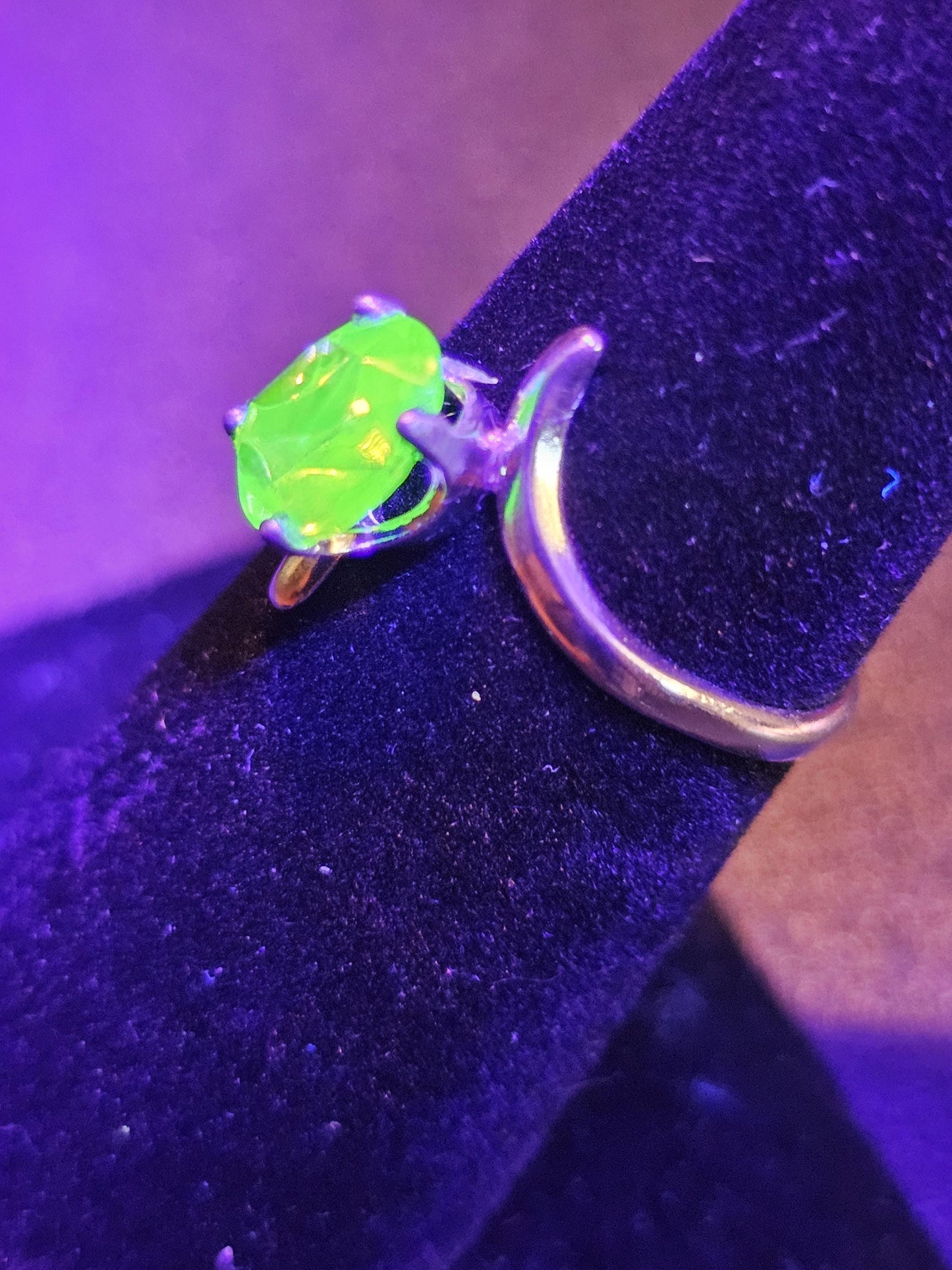 Uranium Glass Oval cut Ring size 5.5, 6, 6.5 in new Sterling Silver with a 8x6 mm Uranium glass stone that glows under black / UV light
