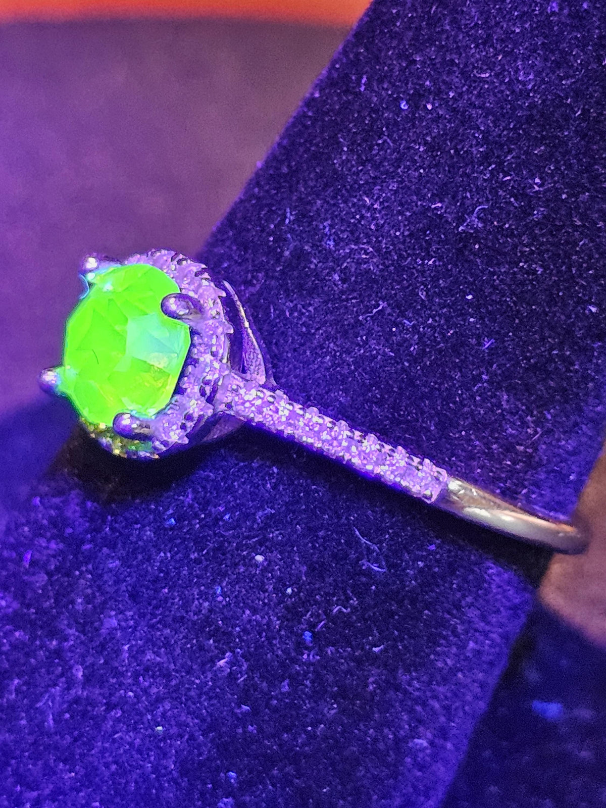 Uranium Glass Round cut Ring size 5 to 10 READ DESCRIPTION new Sterling Silver vintage Uranium glass stone that glows under black / UV light