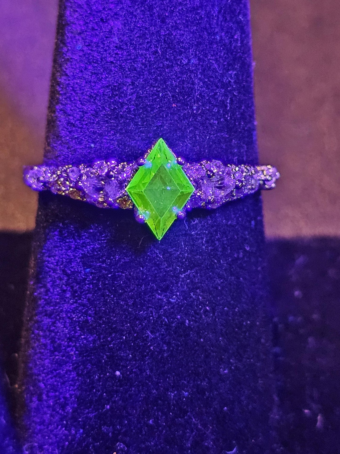 Uranium Glass Kite cut Ring size 6 to 10 in new Sterling Silver with a vintage 8x5 mm Uranium glass stone that glows under black / UV light