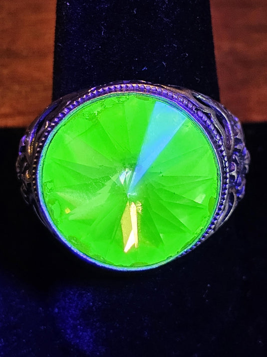 Uranium Glass Men Ring Adjustable with a large 18 mm vintage Uranium glass Rivolis style Round cut stone that glows under black/UV light