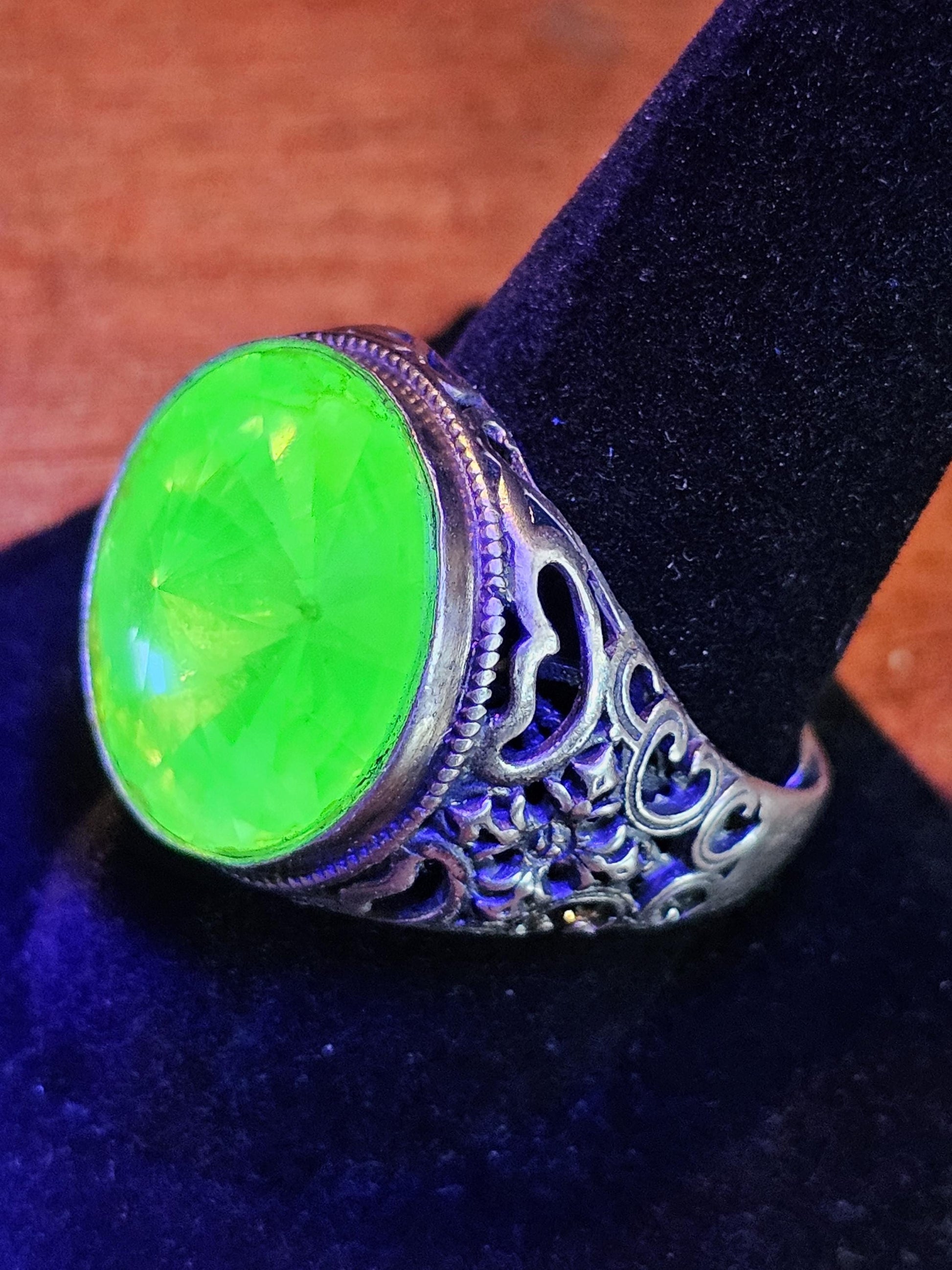 Uranium Glass Men Ring Adjustable with a large 18 mm vintage Uranium glass Rivolis style Round cut stone that glows under black/UV light