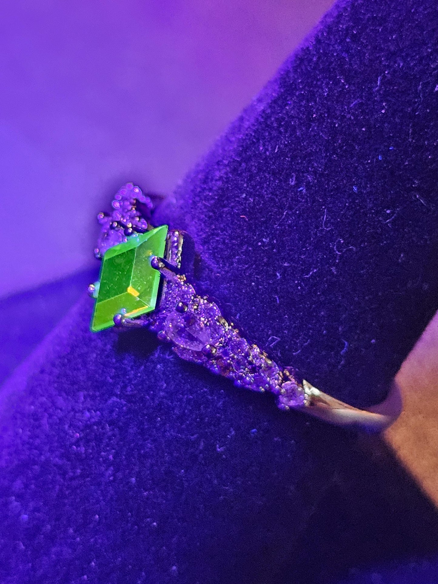 Uranium Glass Kite cut Ring size 6 to 10 in new Sterling Silver with a vintage 8x5 mm Uranium glass stone that glows under black / UV light