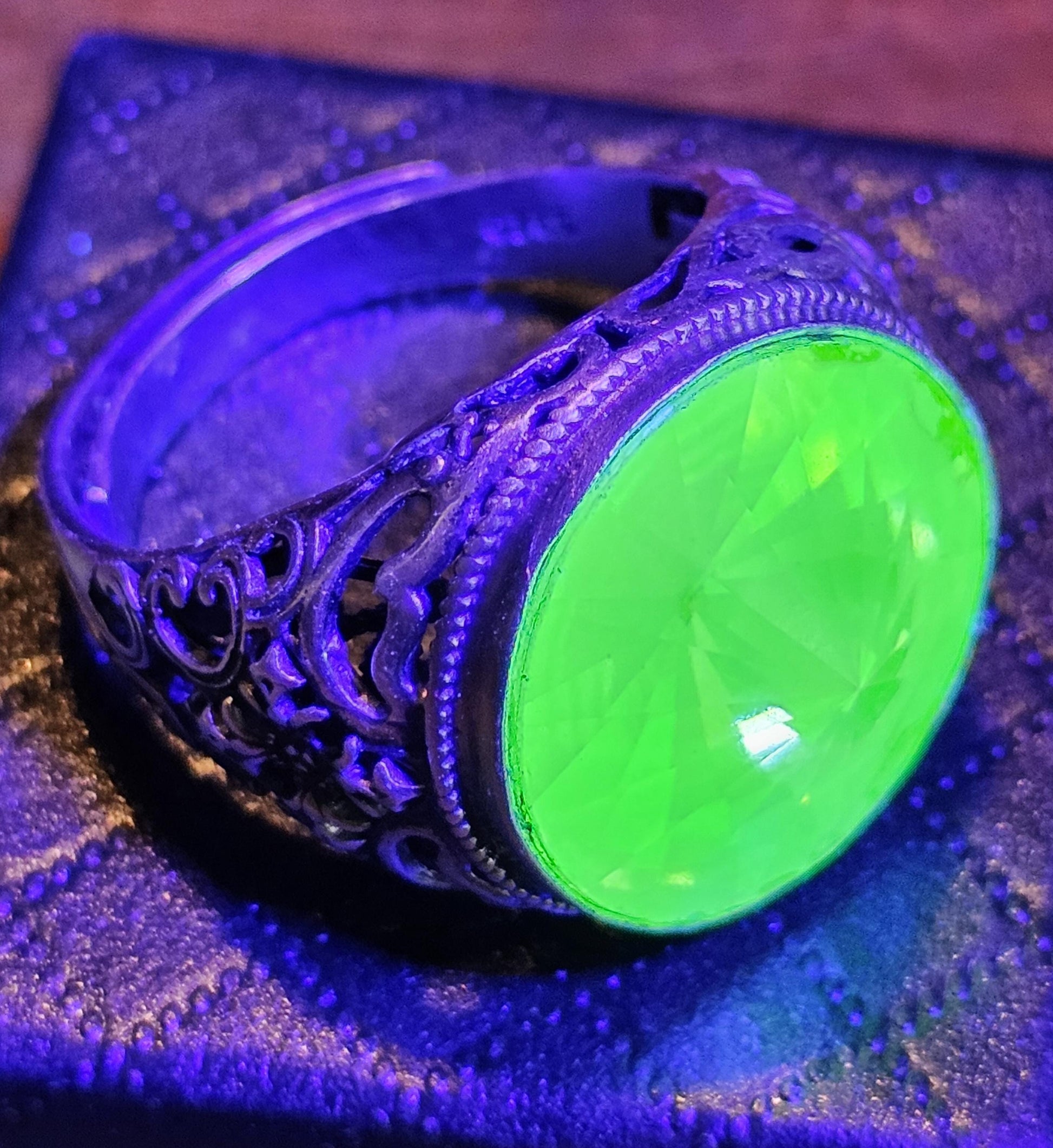 Uranium Glass Men Ring Adjustable with a large 18 mm vintage Uranium glass Rivolis style Round cut stone that glows under black/UV light