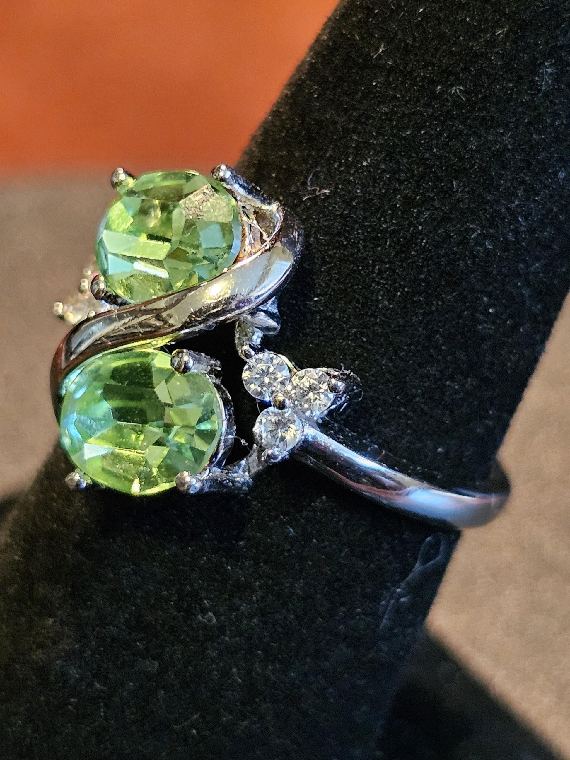 Uranium Glass Oval cut Ring size 7 new Sterling Silver with two vintage 8x6mm Uranium glass stones that glow under black / UV light