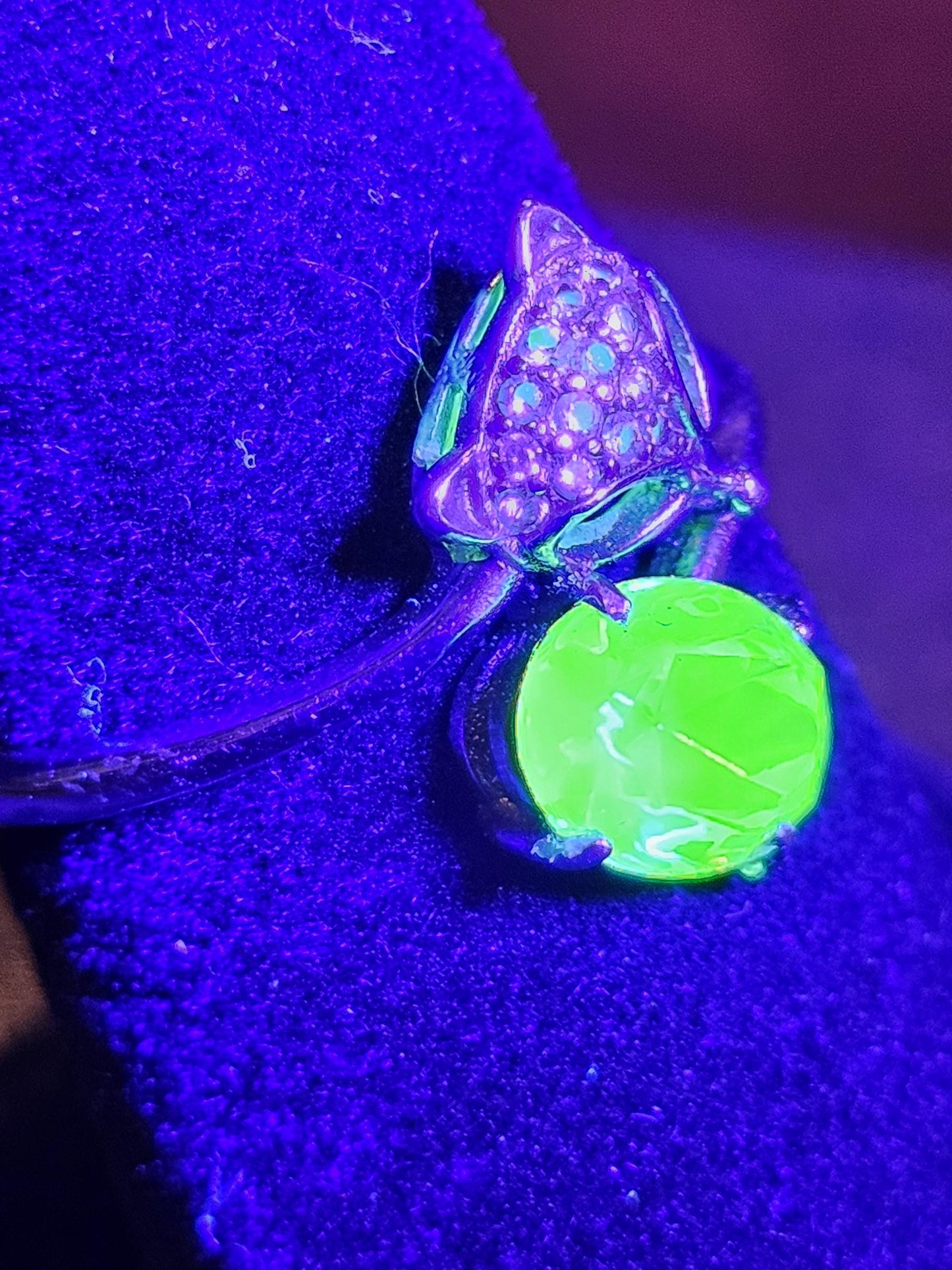 Uranium Glass Fox Ring Adjustable size in new Sterling Silver with a vintage Oval cut Uranium glass stone that glows under black / UV light