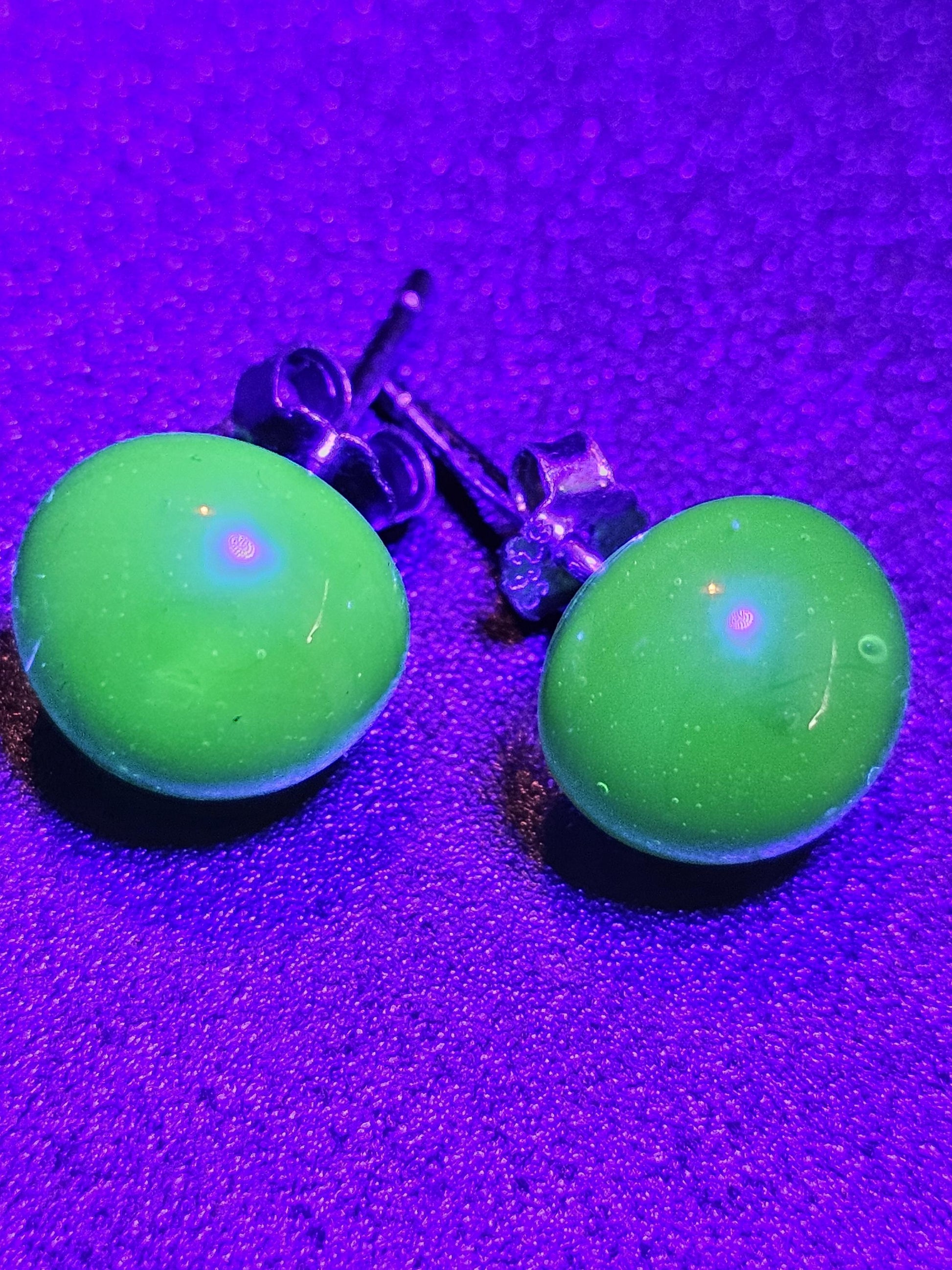 Uranium Glass Earrings in new Sterling Silver with Vintage Dark Green 9 mm round cut Uranium Glass stones, that glow under black/UV light