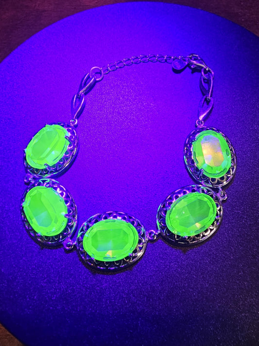 Uranium Glass Bracelet new Sterling Silver with five vintage Uranium glass Oval cut stones a large 14x10mm that glows under black / UV light