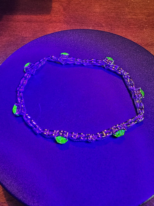 Uranium Glass Bracelet new Sterling Silver with 7 vintage Uranium glass Heart cut 6x6.5 mm stones that glow under black / UV light