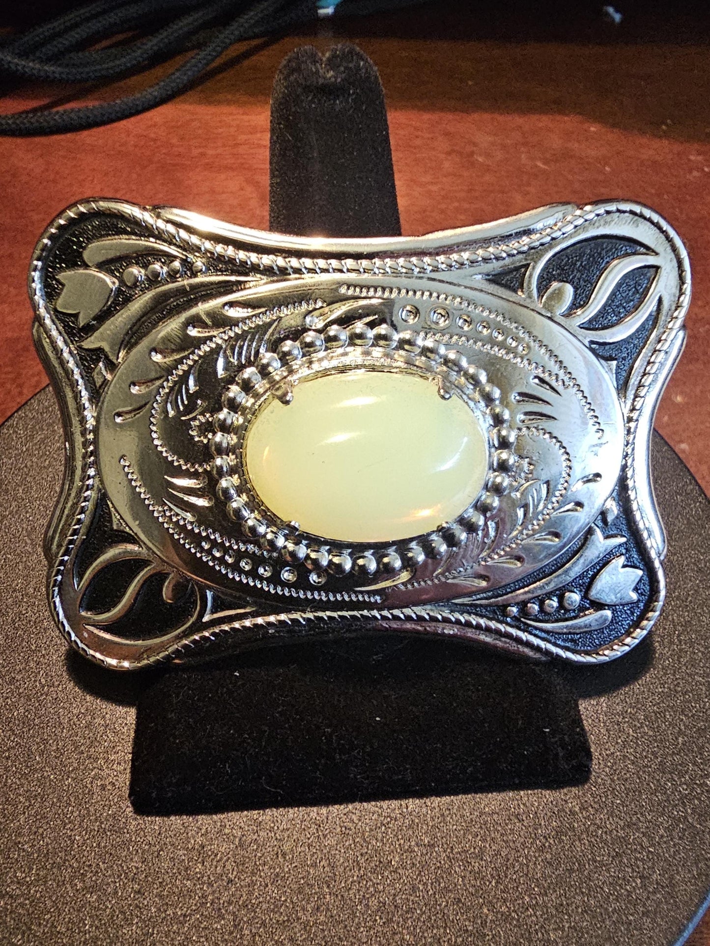 Uranium Glass Belt Buckle large 25x18 mm Oval cut Round top Cabochon cut vintage Uranium Glass stone that glows under black / UV light