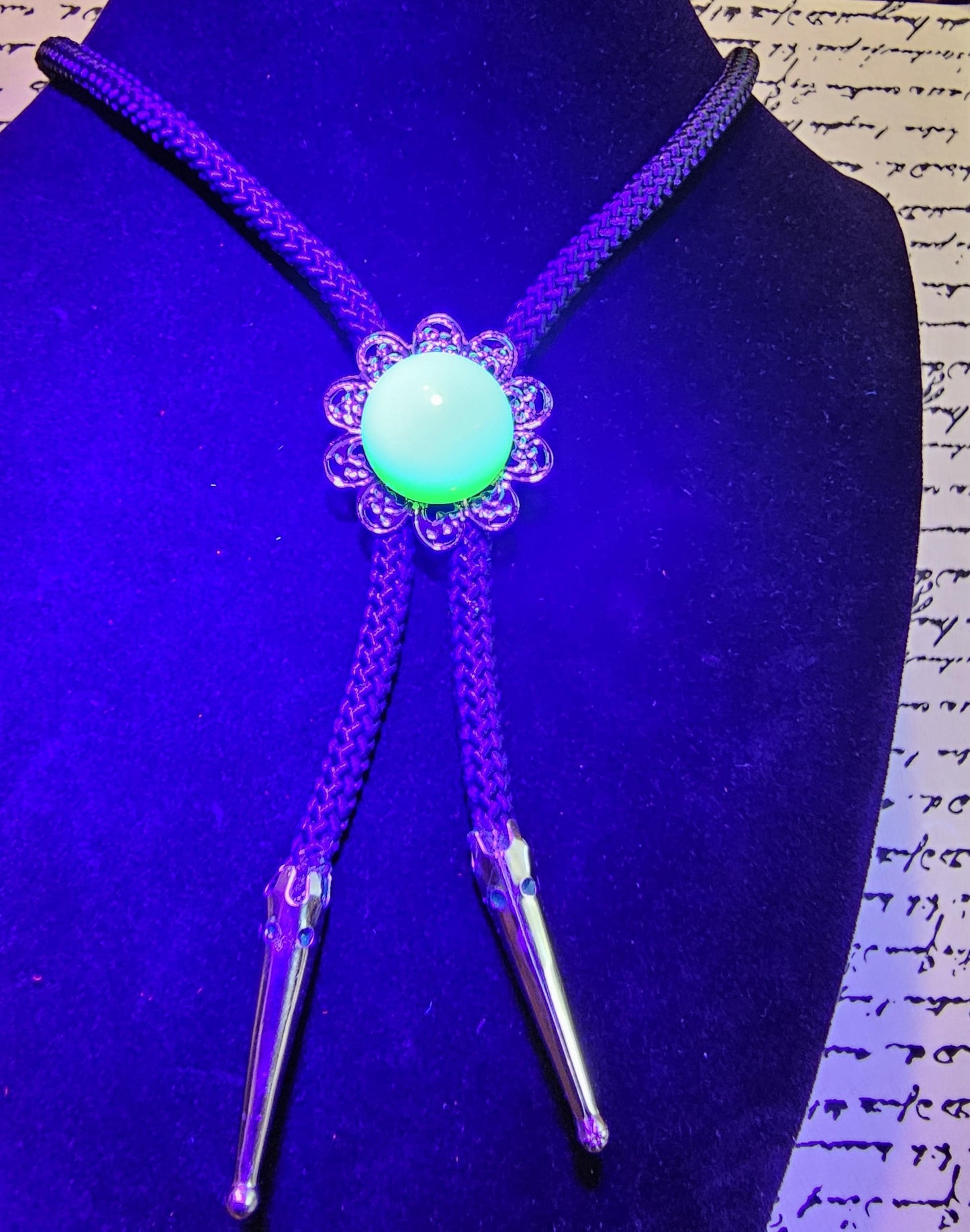 Uranium Glass Bolo Tie Green 18 mm Round cut Round top Cabochon cut vintage Uranium Glass stone that glows under black / UV light