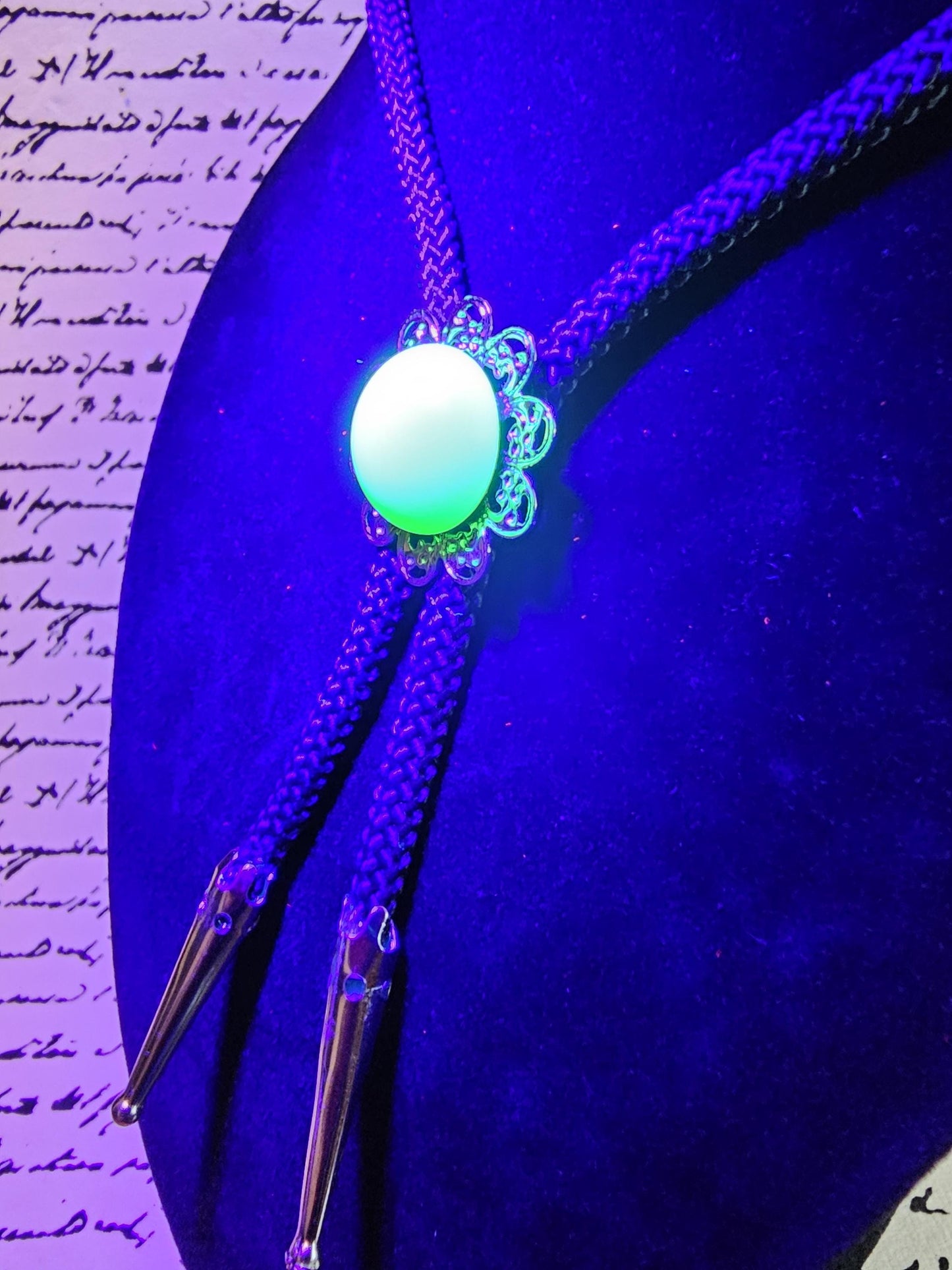 Uranium Glass Bolo Tie Green 18 mm Round cut Round top Cabochon cut vintage Uranium Glass stone that glows under black / UV light