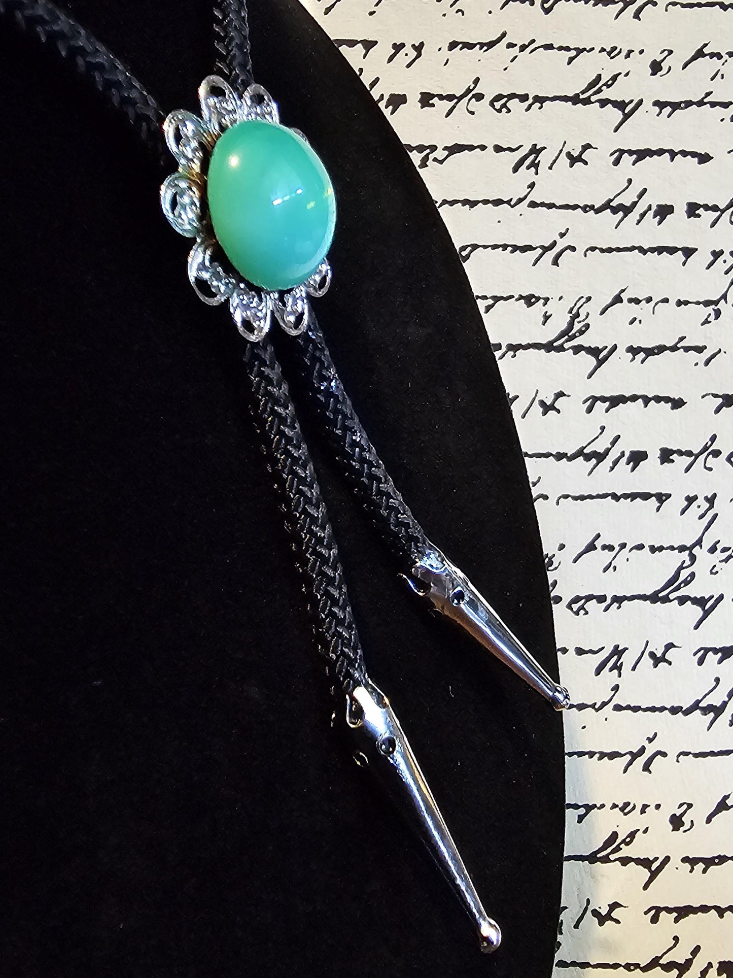 Uranium Glass Bolo Tie Green 18 mm Round cut Round top Cabochon cut vintage Uranium Glass stone that glows under black / UV light