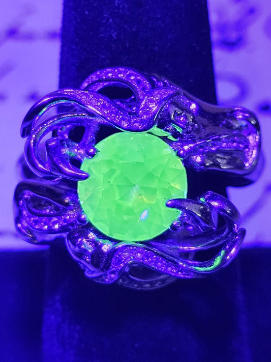 Uranium Glass Round cut Ring size 7 new Abstract style Sterling Silver with a vintage Uranium glass stone that glows under black / UV light