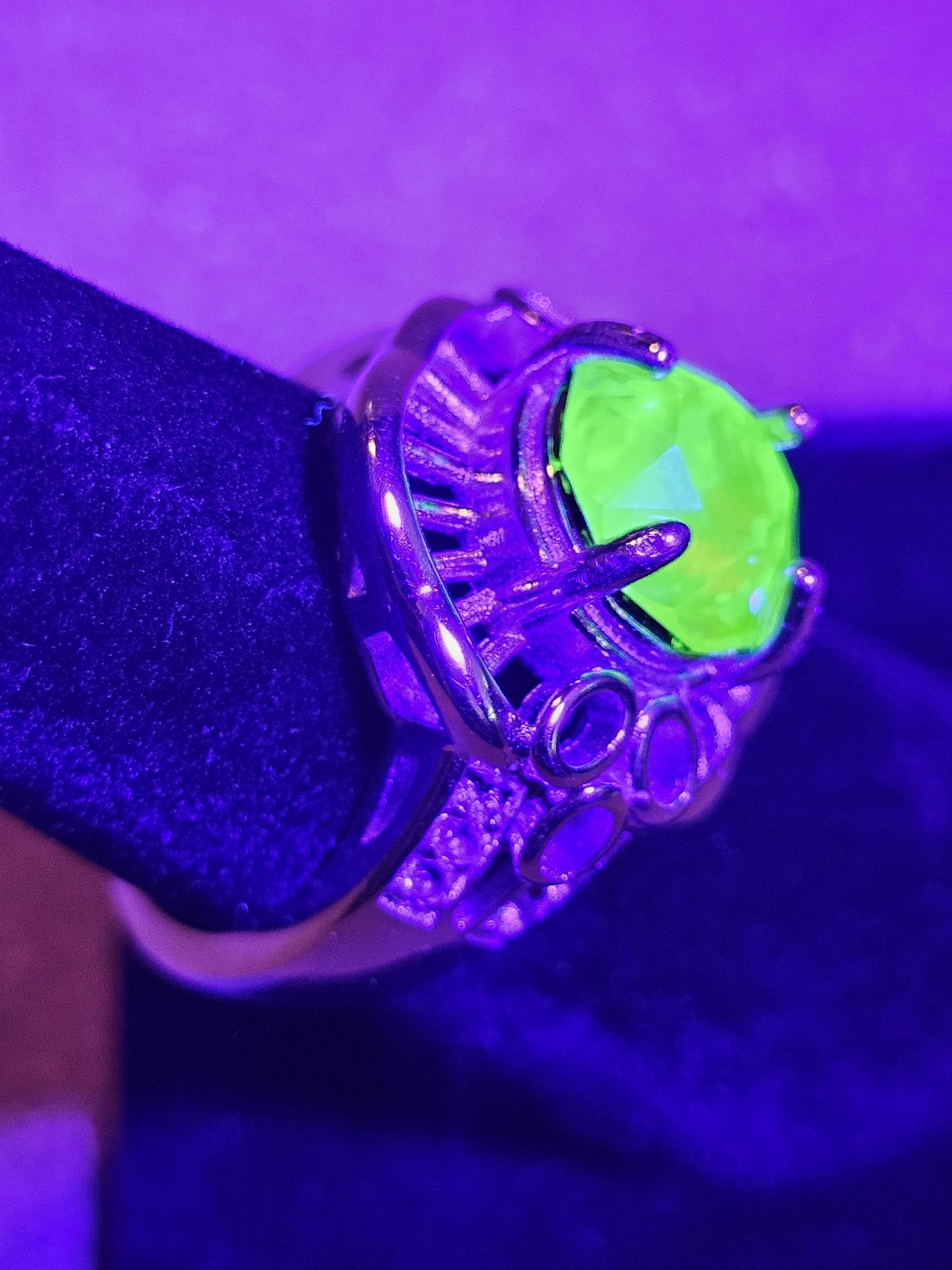 Uranium Glass Round cut Ring in size 7. New Vintage style Sterling Silver with a vintage Uranium glass stone that glows under black/UV light
