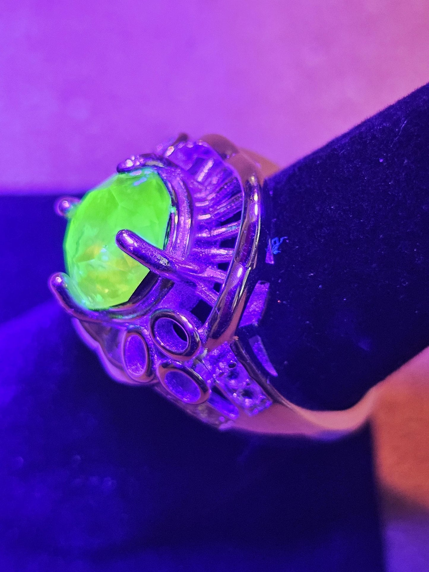 Uranium Glass Round cut Ring in size 7. New Vintage style Sterling Silver with a vintage Uranium glass stone that glows under black/UV light
