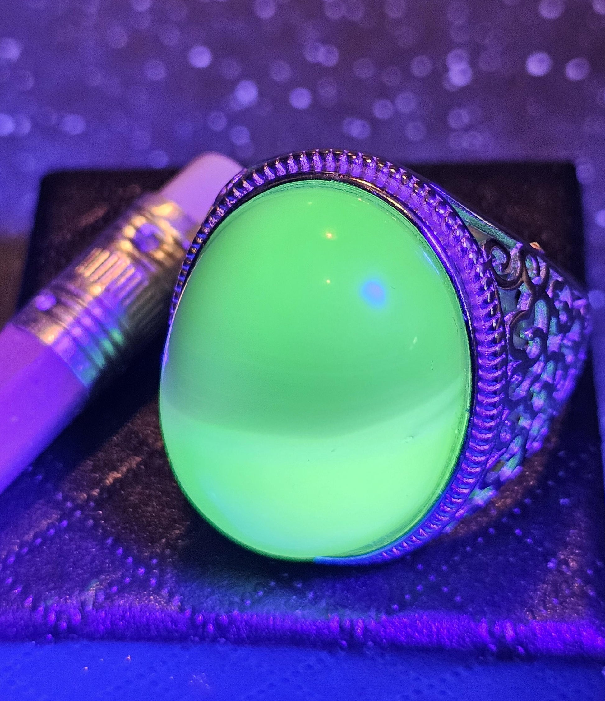 Uranium Glass Adjustable ring Unisex with 23x18 mm vintage Uranium glass Cabochon cut opal colored Oval stone that glows under black/UV ligh