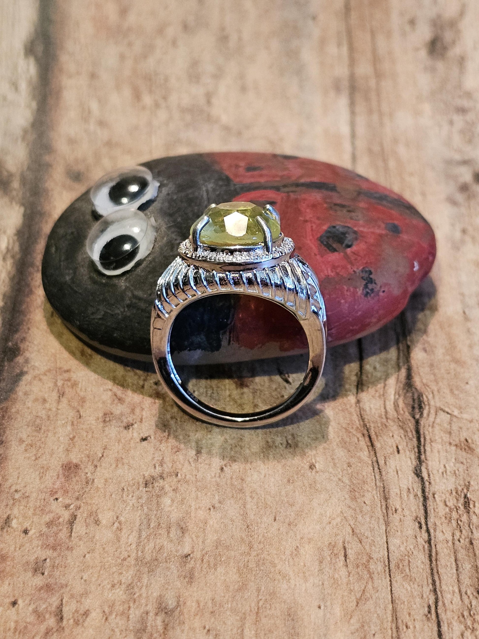 Uranium Glass Round cut Ring size 8.5 New Vintage style Sterling Silver with a vintage Uranium glass stone that glows under black/UV light