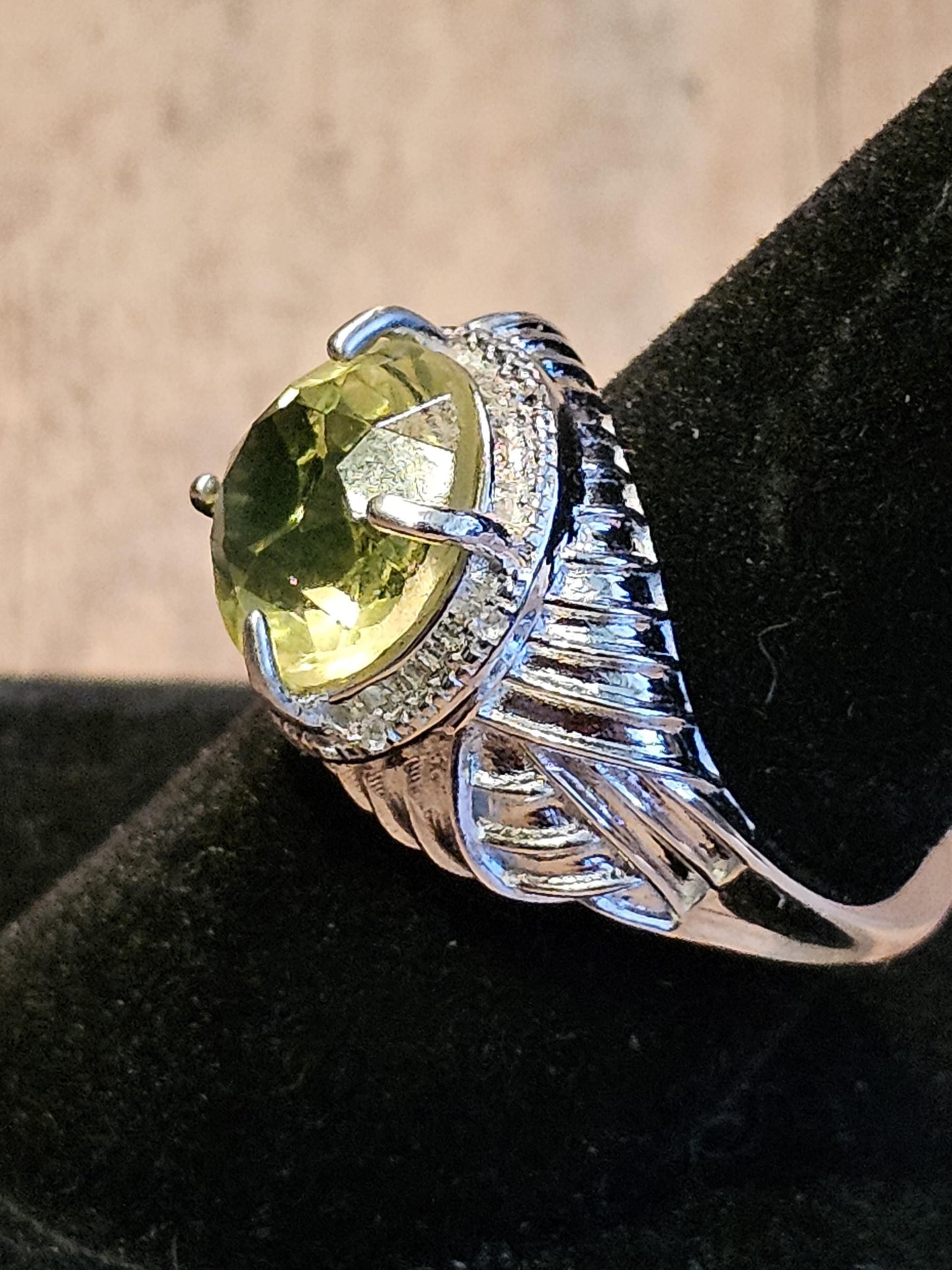 Uranium Glass Round cut Ring size 8.5 New Vintage style Sterling Silver with a vintage Uranium glass stone that glows under black/UV light